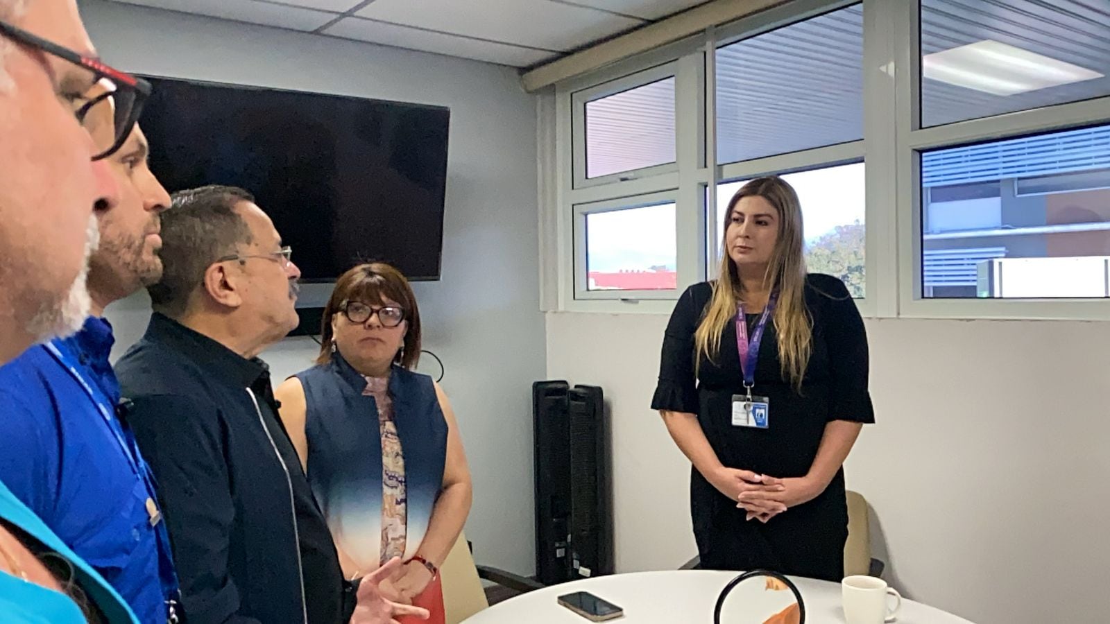 Los trabajadores del hospital Calderón Guardia iniciaron una huelga indefinida a las 8:30 a.m. del lunes 24 de febrero del 2025 para que no vuelva al puesto de directo el doctor Taciano Lemus