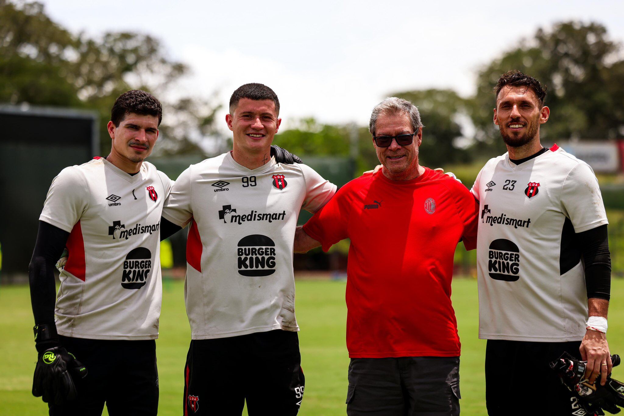 Don Alejandro González visitó el Centro de Alto Rendimiento de Alajuelense.