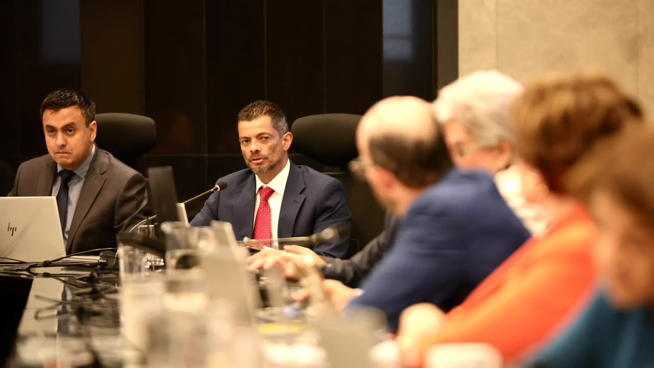Carlo Díaz sostiene que los gobiernos populistas quieren destruir el Estado de Derecho.