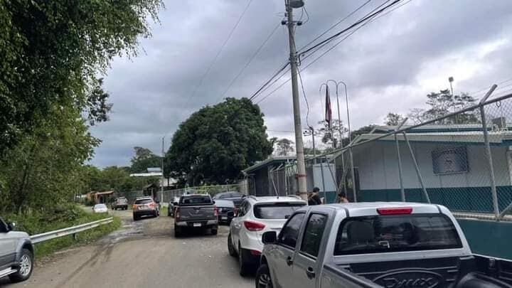 Mujer y niña de 7 años fueron retenidas por 11 horas en Quepos. Foto cortesía.