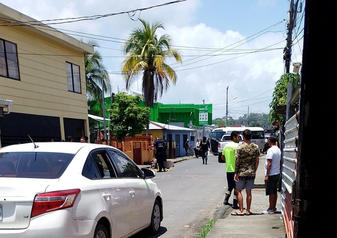 González murió sobre una calle luego de que trató de huir a pie. Foto cortesía.
