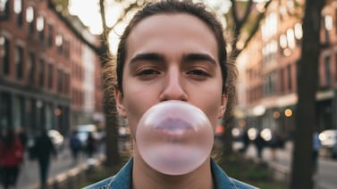 ¿Es bueno mascar chicle todos los días? La ciencia revela algo sorprendente