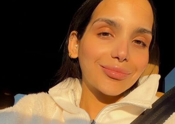 Nicole "Coco" Roper, hija de Lynda Díaz.