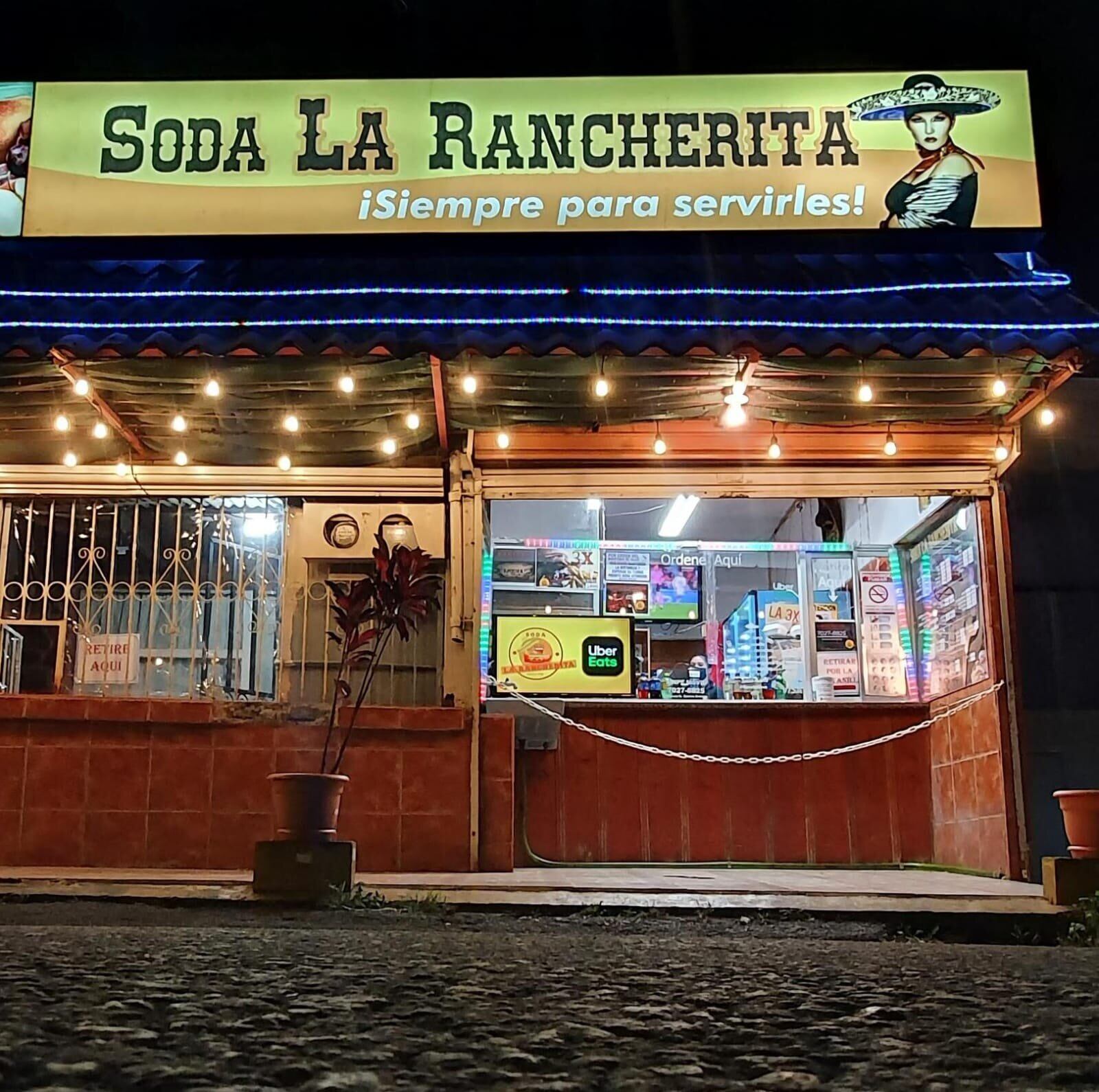 Esta es la ventanita donde inició todo en 1986 y todavía sigue activa. Está ubicada en Asunción, en Cartago.