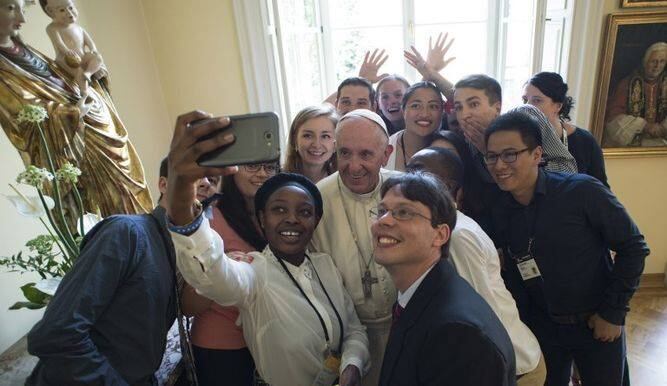 El desamparadeño, Marco Navarro, compartió mesa con el papa Francisco, lago que muy pocos ticos han logrado con un papa.
