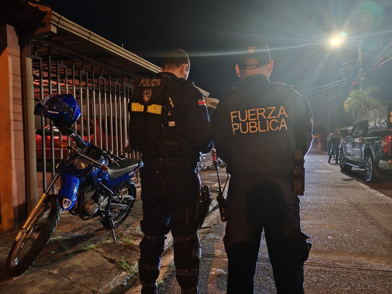 Vecinos llaman a la Policía tras violento ataque y hallan una tonelada de droga en La Isla de Moravia, San José. Foto: MSP