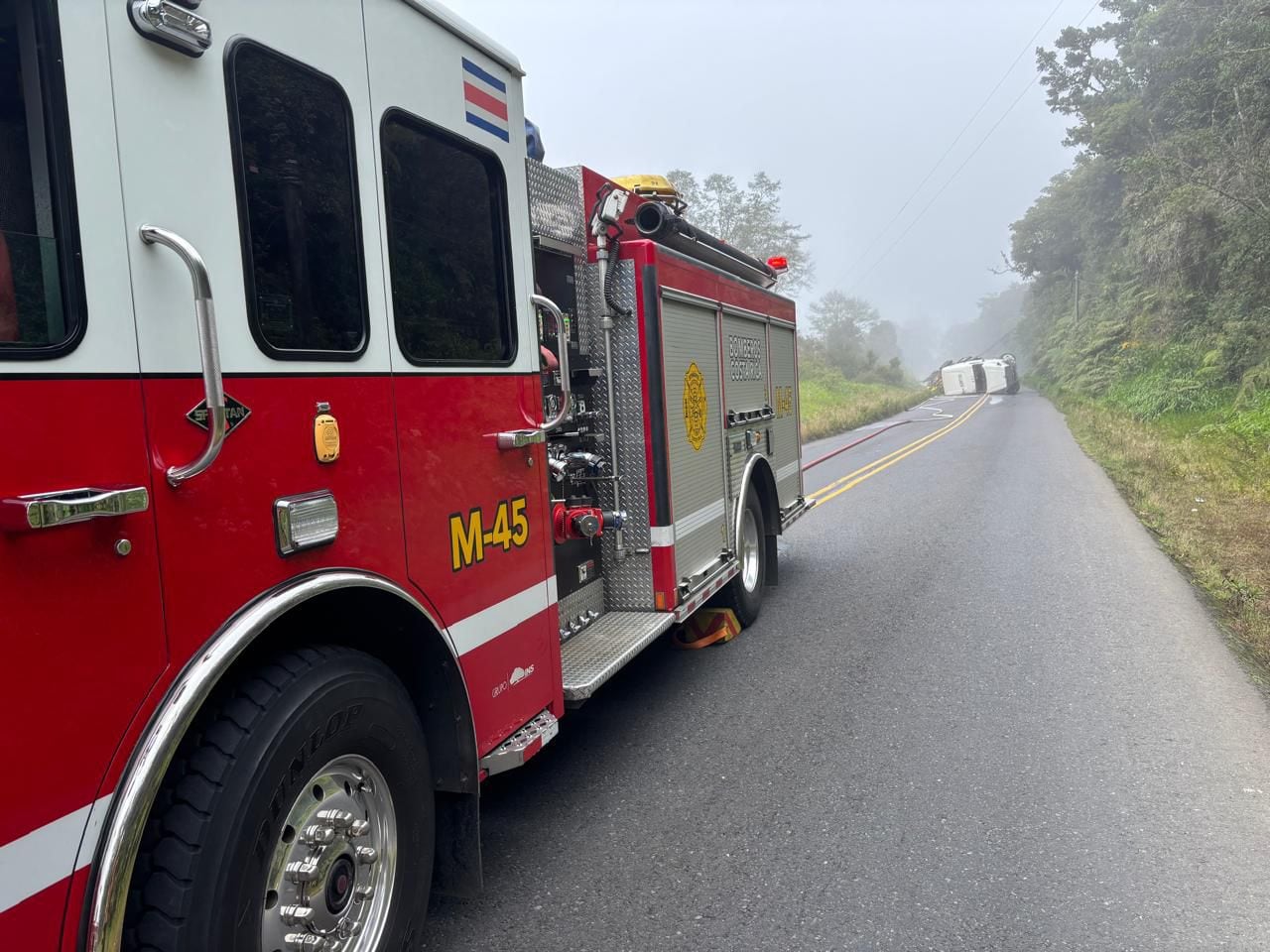 Ruta 2 sigue cerrada tras accidente en El Guarco, Cartago.