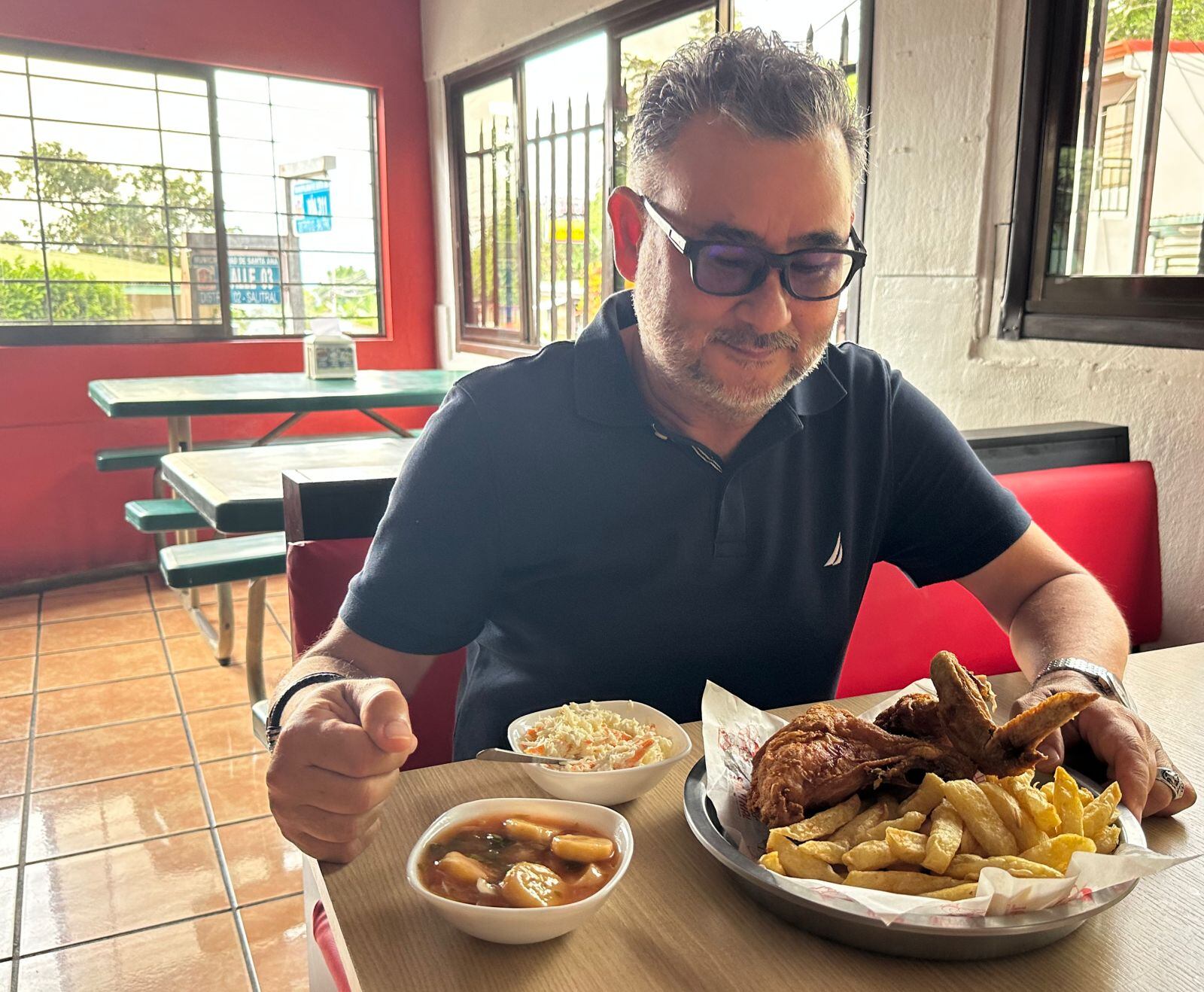 Pollos Salitral se encarga de ofrecerle el pollo frito más delicioso. Daniel Castro.