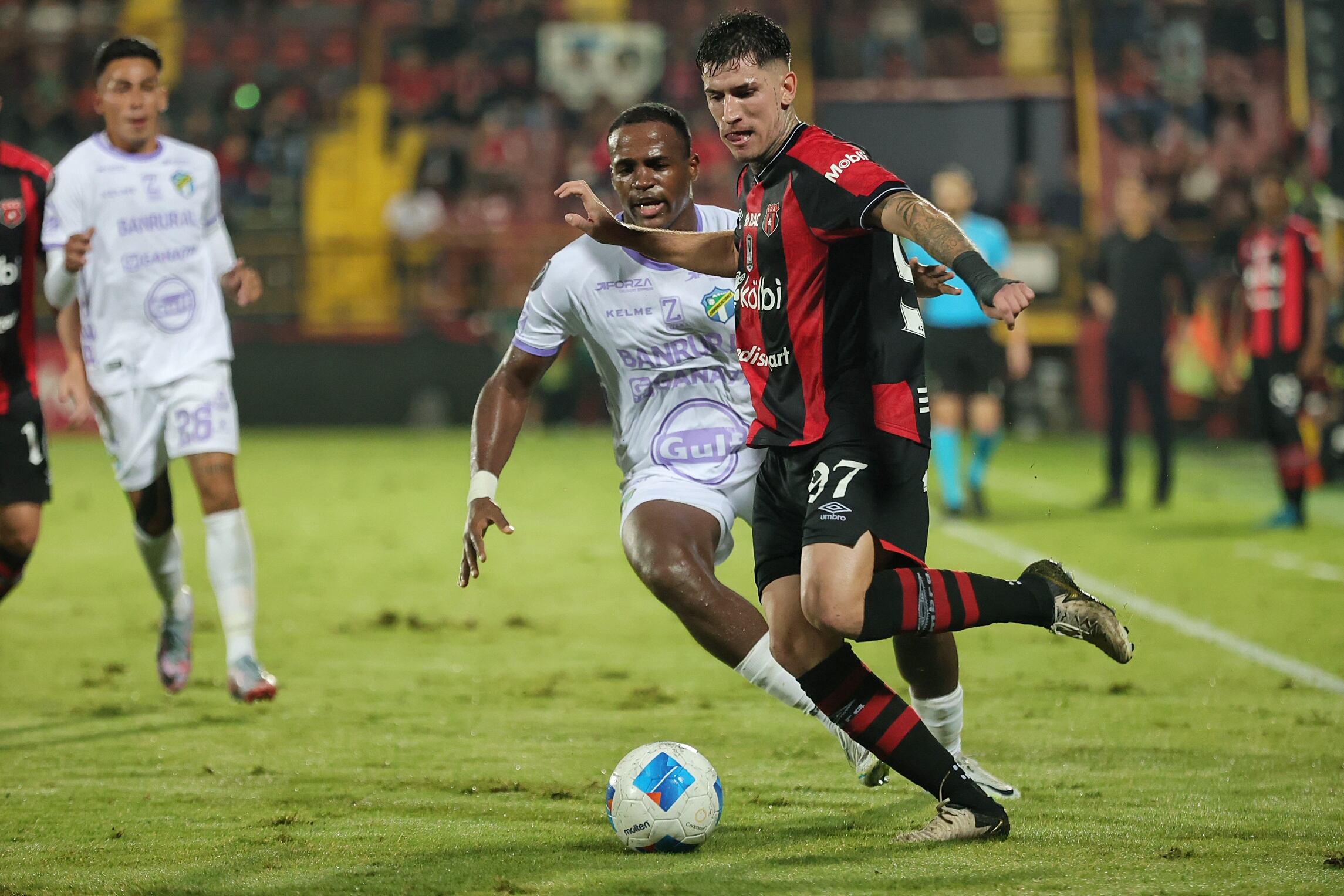 03/10/2024/ Juego entre Liga Deportiva Alajuelense vs Comunicaciones por los cuartos de final de la Central American Cup en el estadio Alejandro Morera Soto / foto John Durán