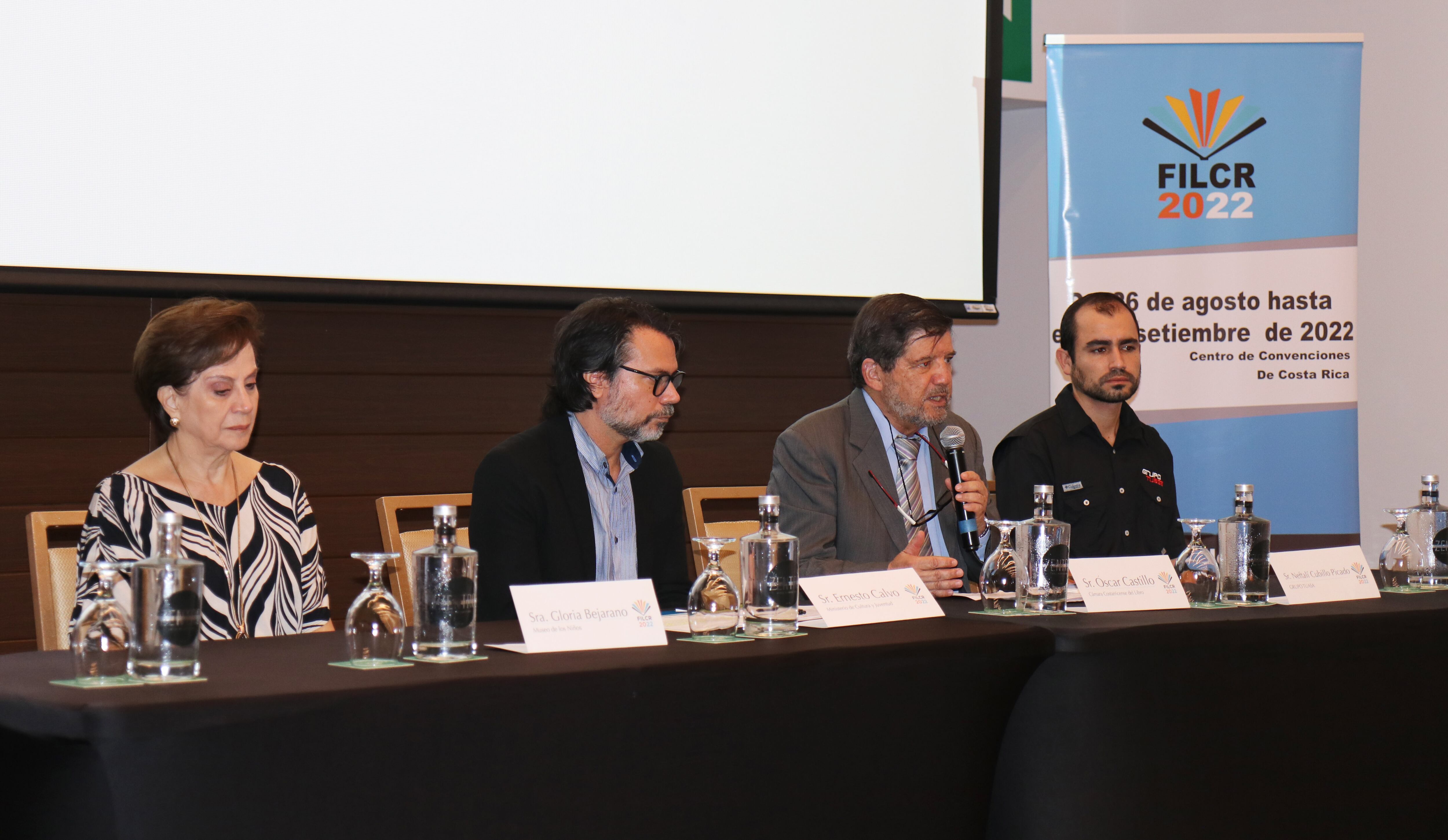 Luego de dos años de realizarse de manera virtual por la coyuntura que vive el país, en este 2022 regresa de manera presencial la Feria Internacional del Libro en Costa Rica (FILCR2022)