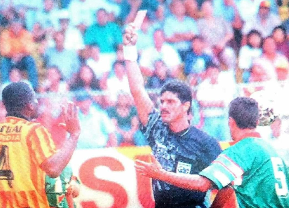 Ronald Cedeño, exárbitro costarricense vive una tragedia a nivel familiar. Fotos tomadas de Facebook.