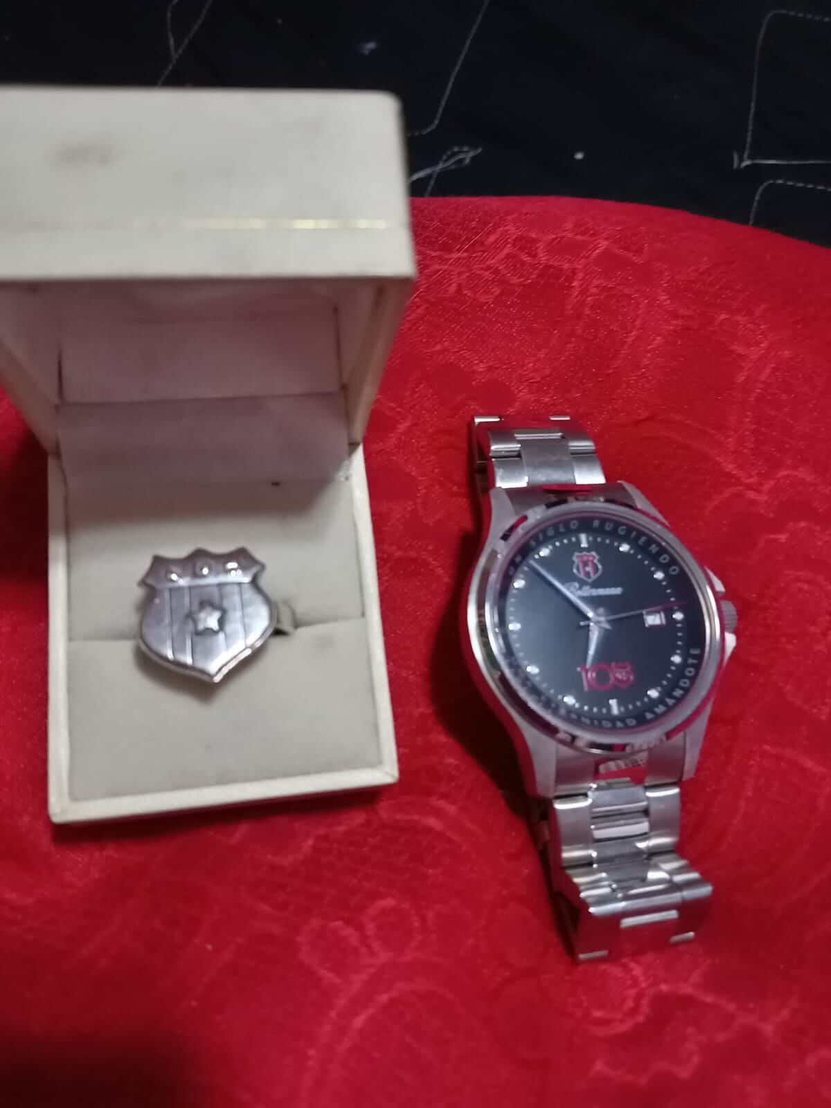 Adela Sorto, aficionada de Alajuelense y su casa que parece museo de la Liga