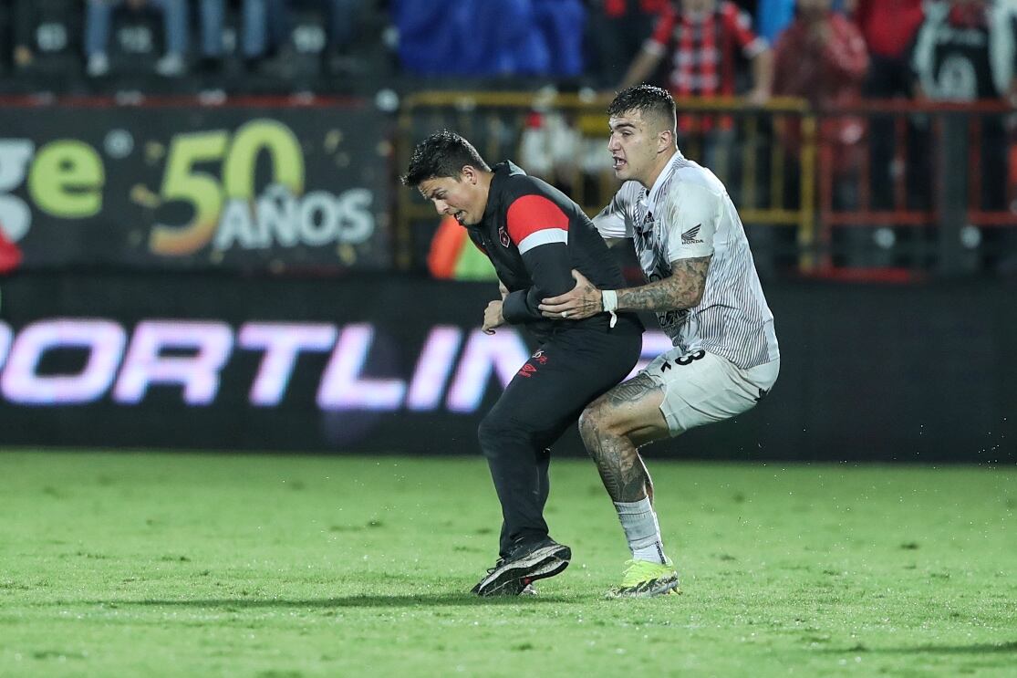 16/05/2024/  Juego entre Liga Deportiva Alajuelense vs Club Sport Herediano por el juego de ida de la semifinal del torneo clausura de la Liga Promerica en el estadio Alejandro Morera Soto / Foto John Durán