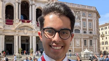 Periodista de Teletica que cubrió muerte del papa Francisco vive otro momento para no olvidar en el extranjero