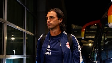 Bryan Ruiz da grandes sorpresas con su primera alineación como técnico de Costa Rica
