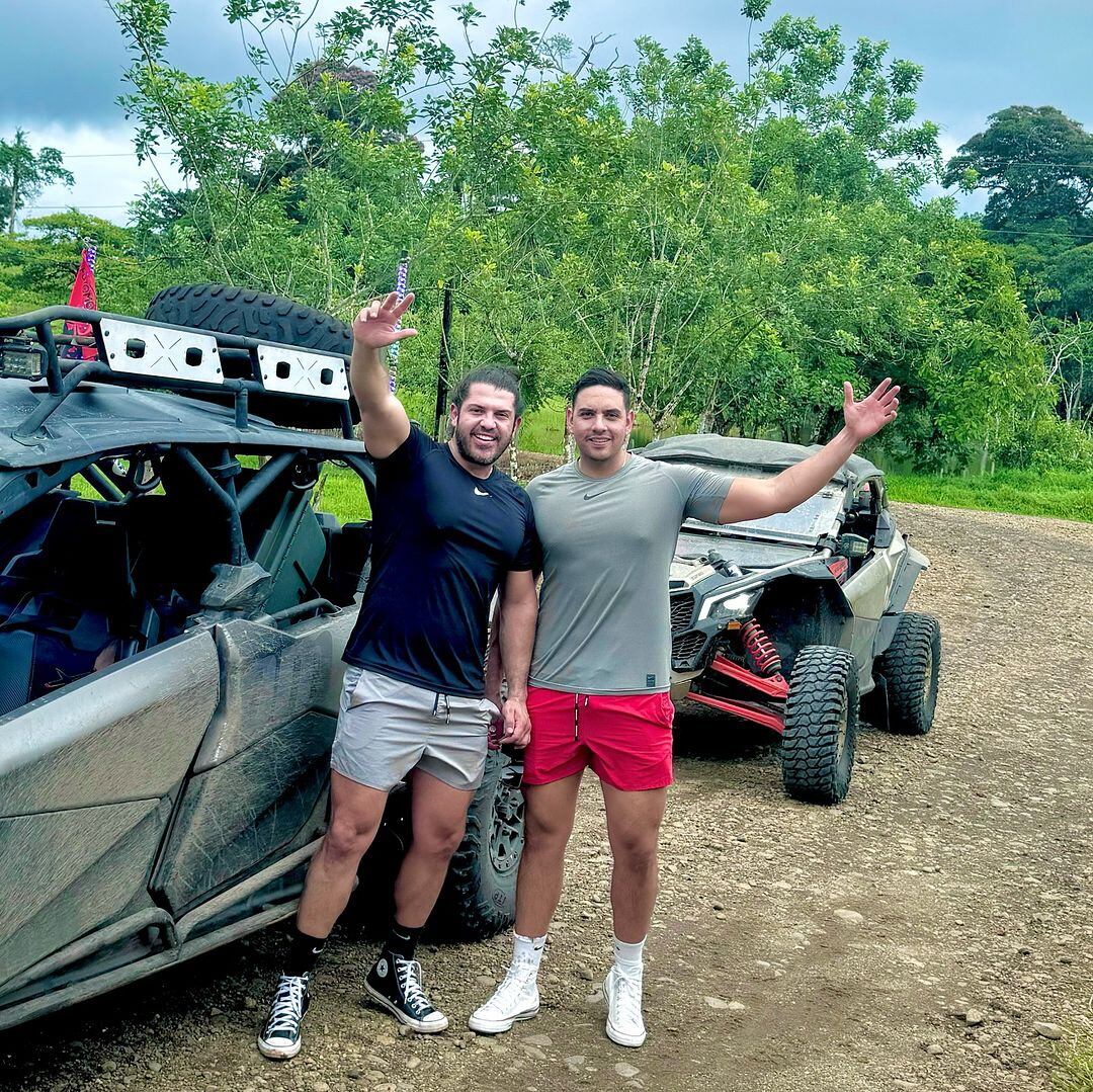 Periodista Edgardo Camacho y su novio colombiano César Rivera