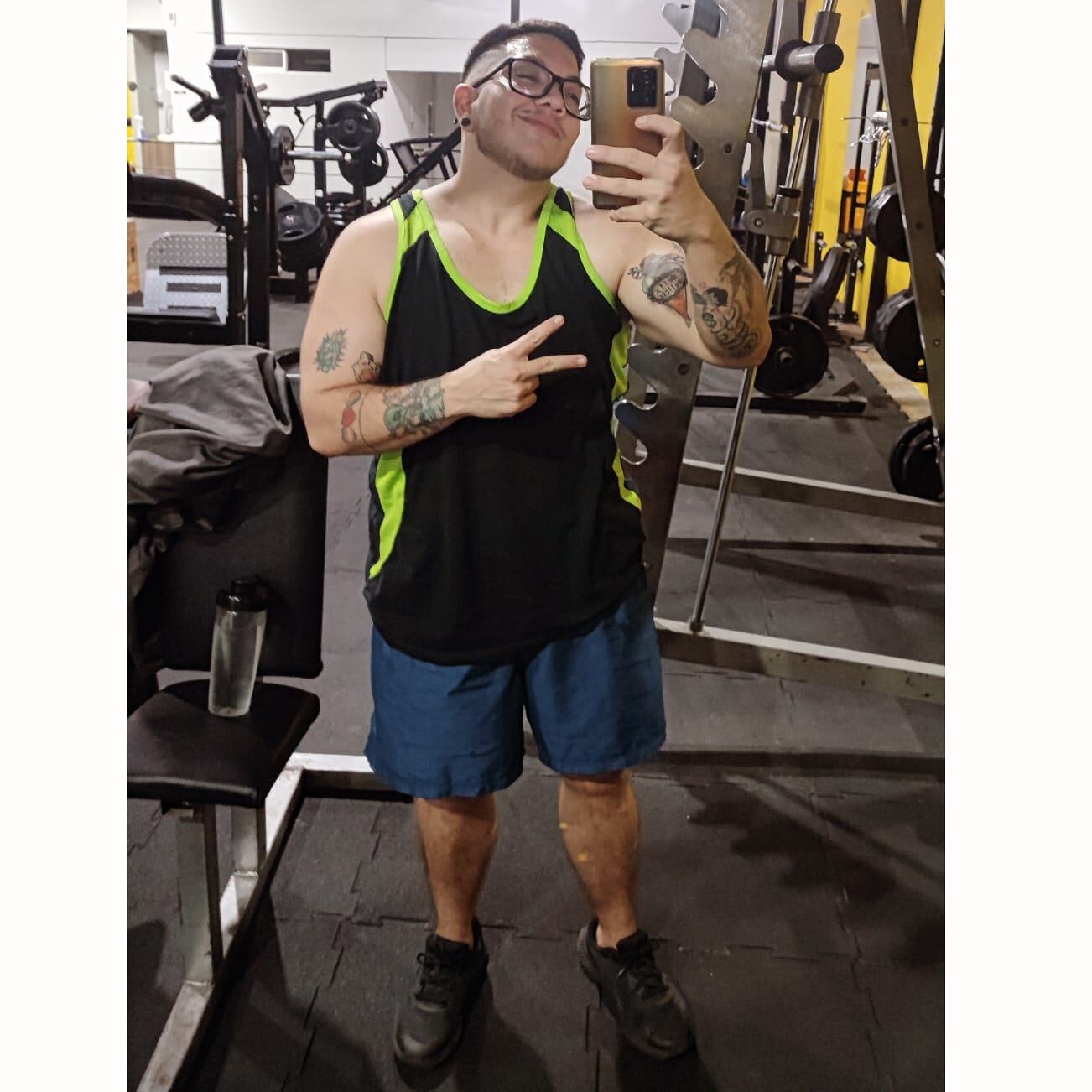 Damián González es un hombre trans que usa su TikTok para hablar de su proceso.