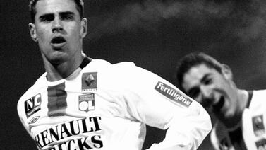 Murió exfigura del Olympique de Lyon cuando iba camino a disputar un partido de leyendas