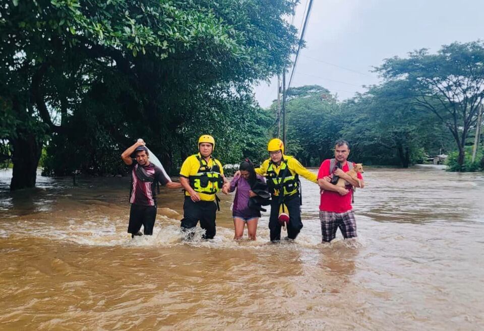 Inundaciones en Guanacaste por influencia indirecta de la tormenta Sara