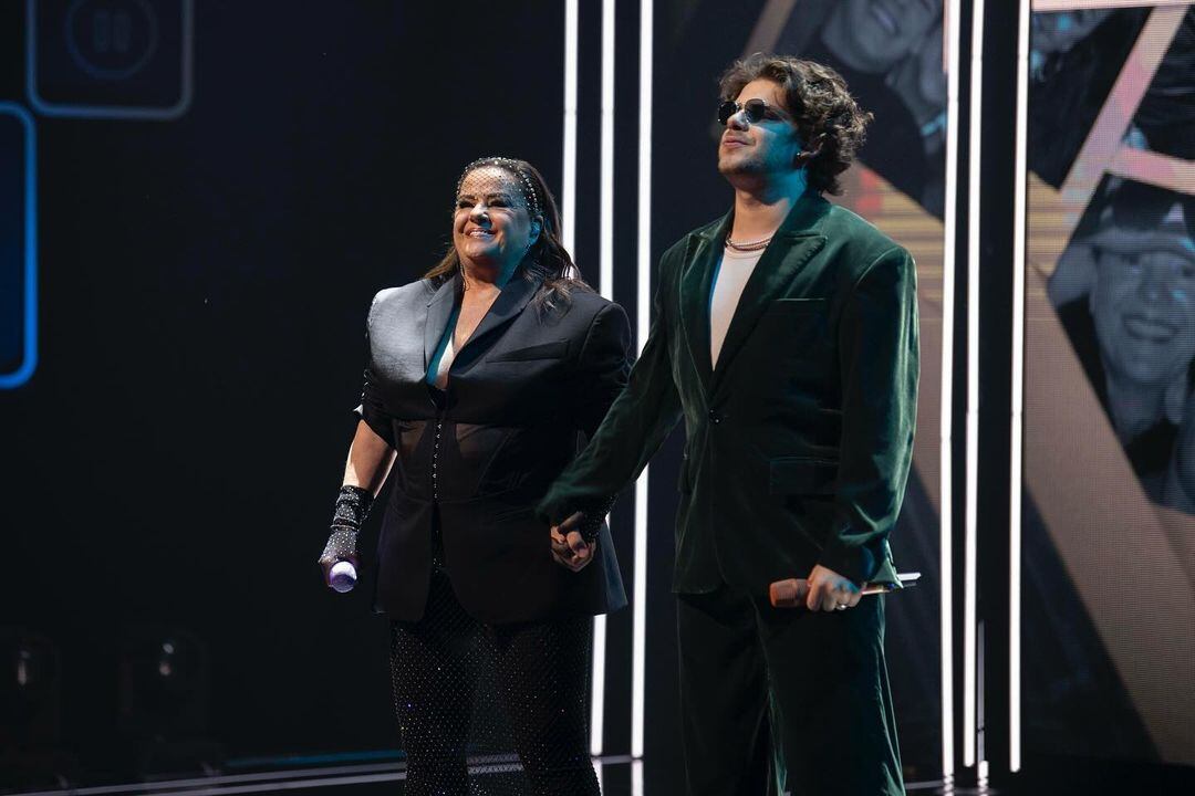 Programa Juego de Voces de Televisa donde participa el bailarín tico Michael Rubí.