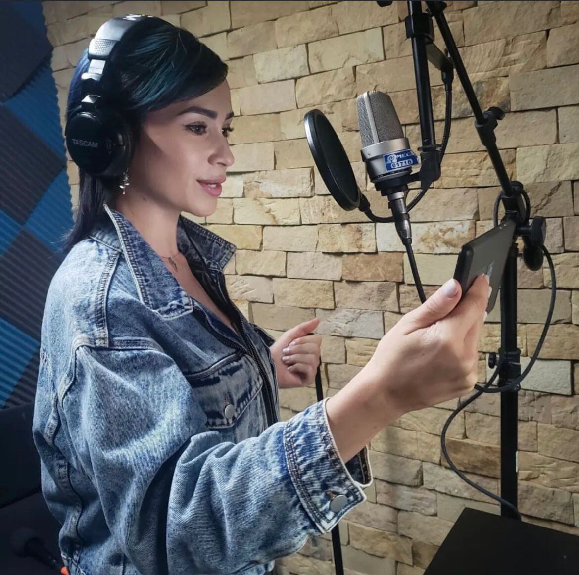 Irma López, locutora