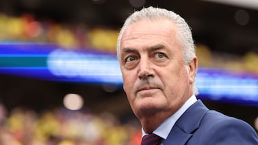 Gustavo Alfaro vuelve a ser noticia debido a periodista especializado en temas de fichajes