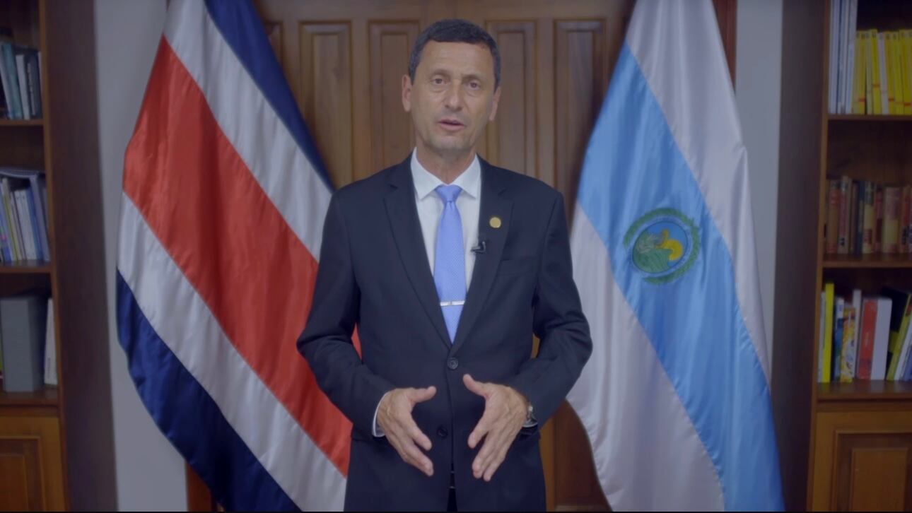 Gustavo Gutiérrez Espeleta, rector de la Universidad de Costa Rica (UCR) envió un mensaje en el que se refirió a esas alcahueterías que deben de preocupar a los costarricenses. Foto: Captura de pantalla