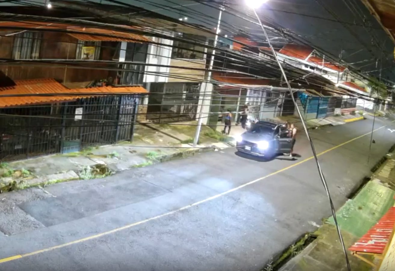 Los hechos quedaron grabados en una cámara de seguridad. Foto redes.