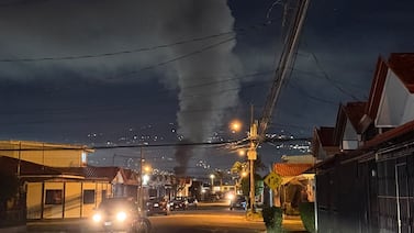 ¡Última hora! Bomberos atienden incendio de grandes proporciones en El Guarco