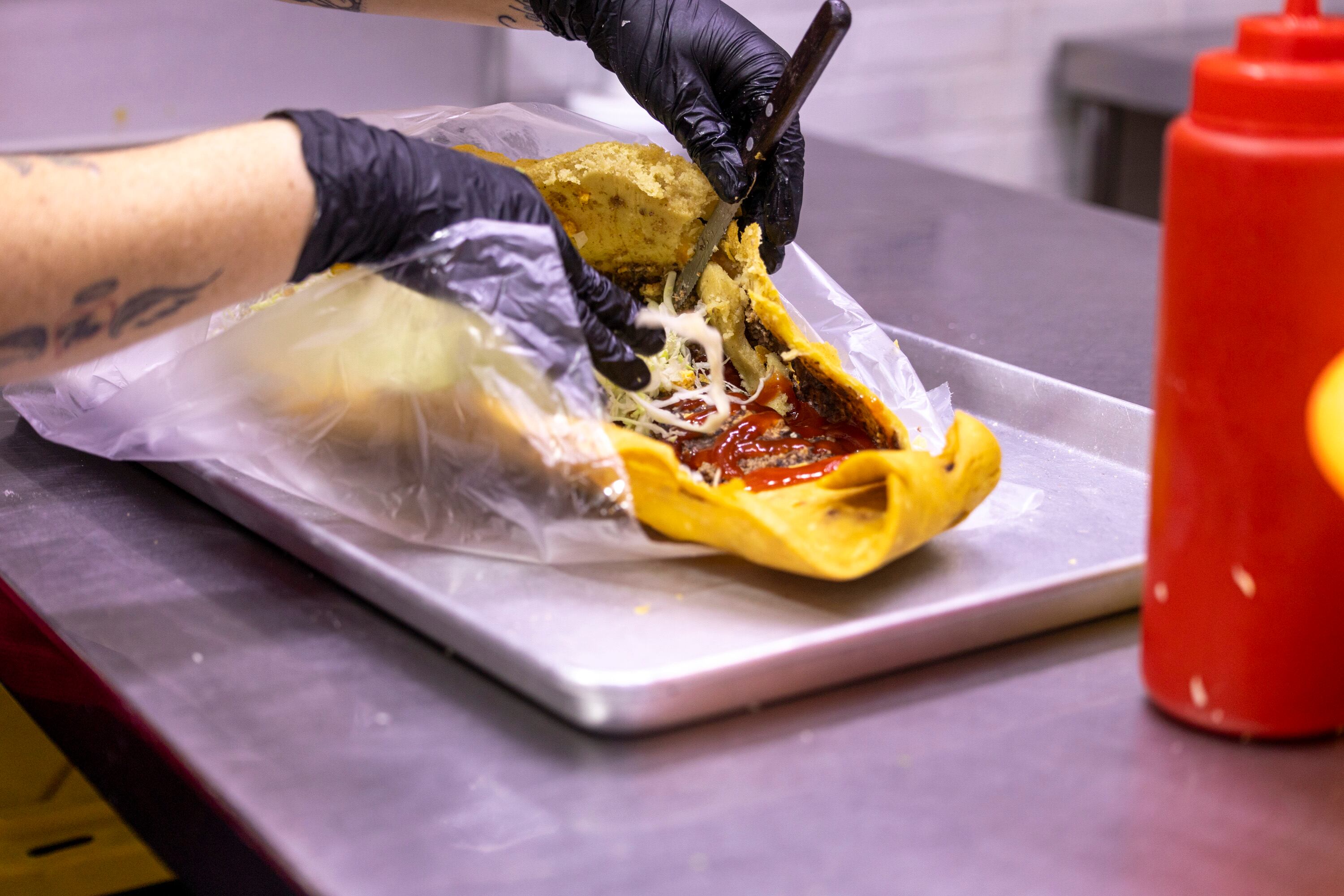 24/04/2025, San José, Sabanilla, entrevista con Javier y sus colaboradoras, Marine Chaverri y Magaly Soto, para hablar acerca de la taqueria.