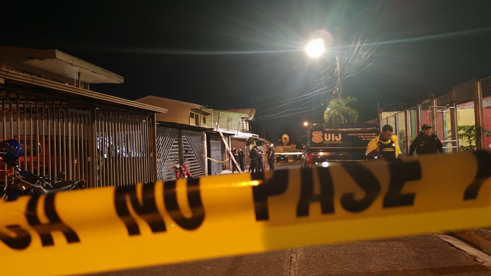 Vecinos llaman a la Policía tras violento ataque y hallan una tonelada de droga en La Isla de Moravia, San José. Foto: MSP