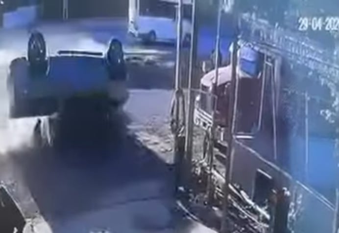 La colegiala que sobrevivió al impactante accidente ocurrido en Cañas, Guanacaste, relató el angustiante momento que vivió. Foto: Captura de video