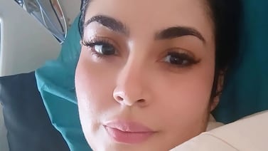 Modelo Ángeles Morales reaparece en cama de hospital tras fuerte choque: esto dijo