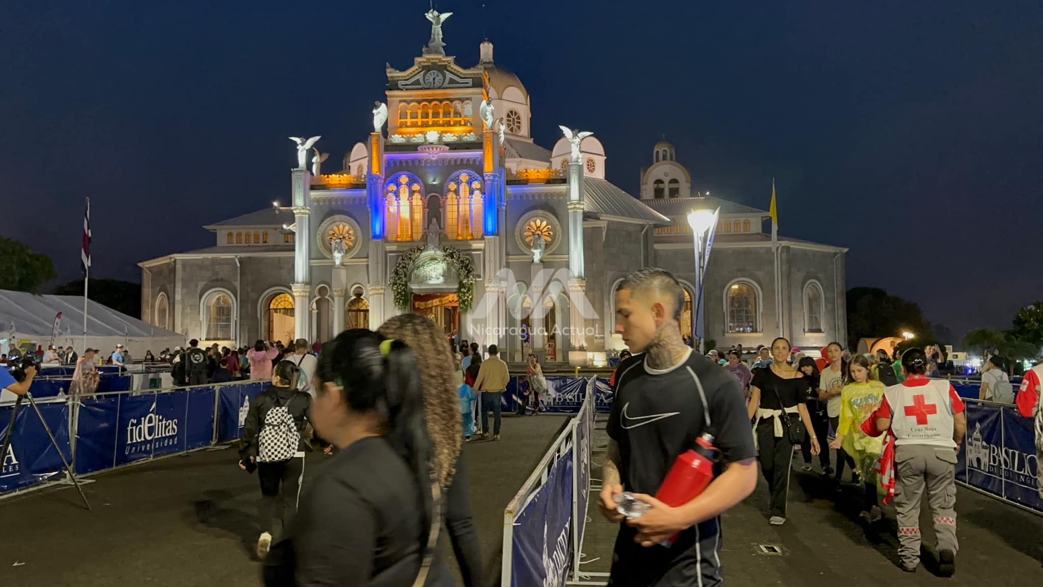 El periodista nicaragüense, Héctor Rosales, el 1 de agosto del 2023 hizo la romería desde el parque Central de San José hasta la basílica de la virgen de los Ángeles en Cartago. Pidió por la libertad de monseñor Rolando Álvarez, el obispo de la diócesis de Matagalpa que está preso en Nicaragua por el régimen de Daniel Ortega.