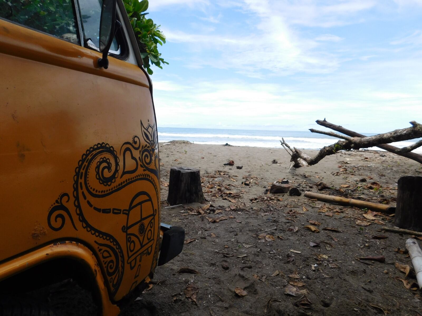 Meter su carro a la zona de la playa le puede generar dolores de cabeza.