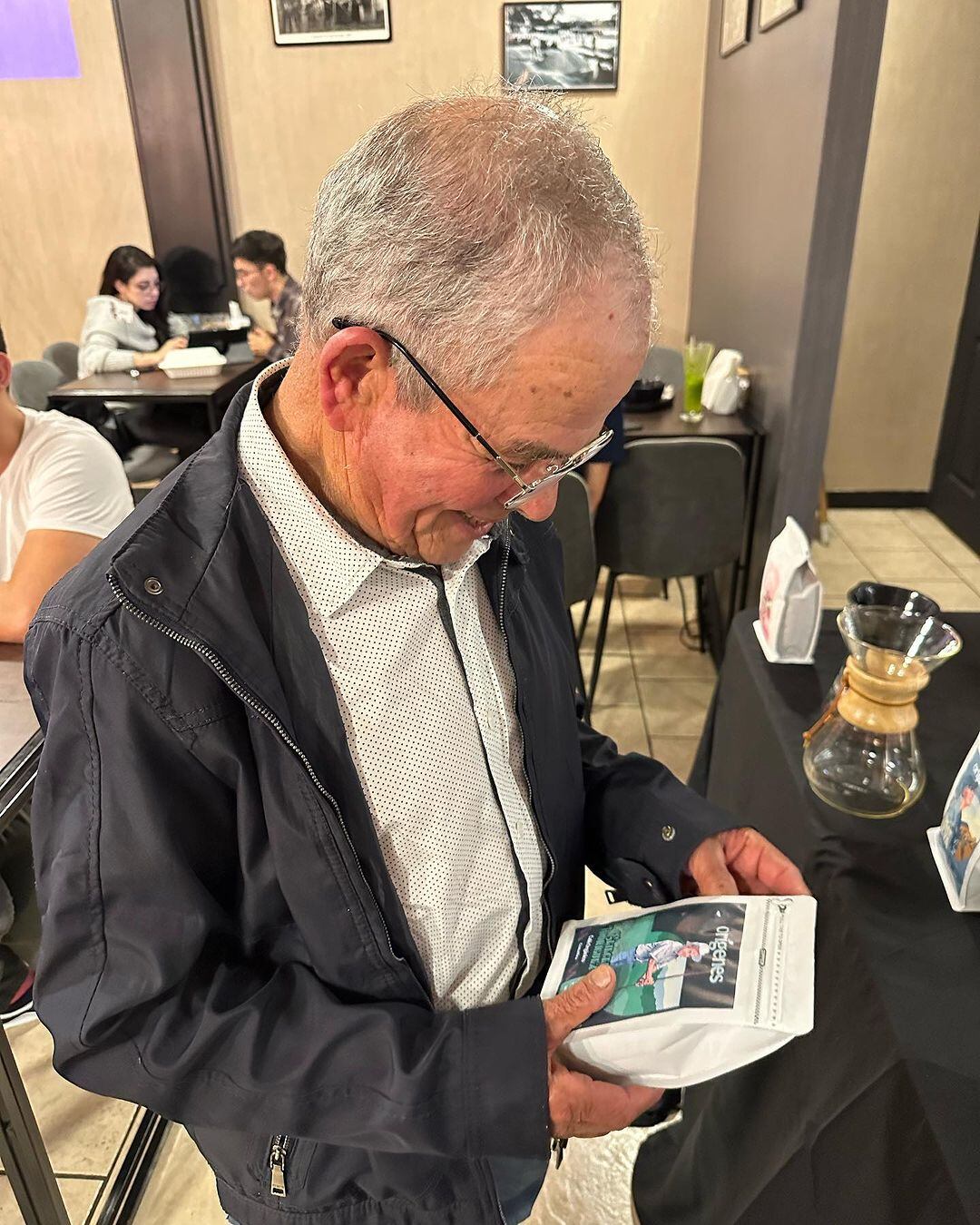 Edgar Silva, periodista y productor de café y aguacate.