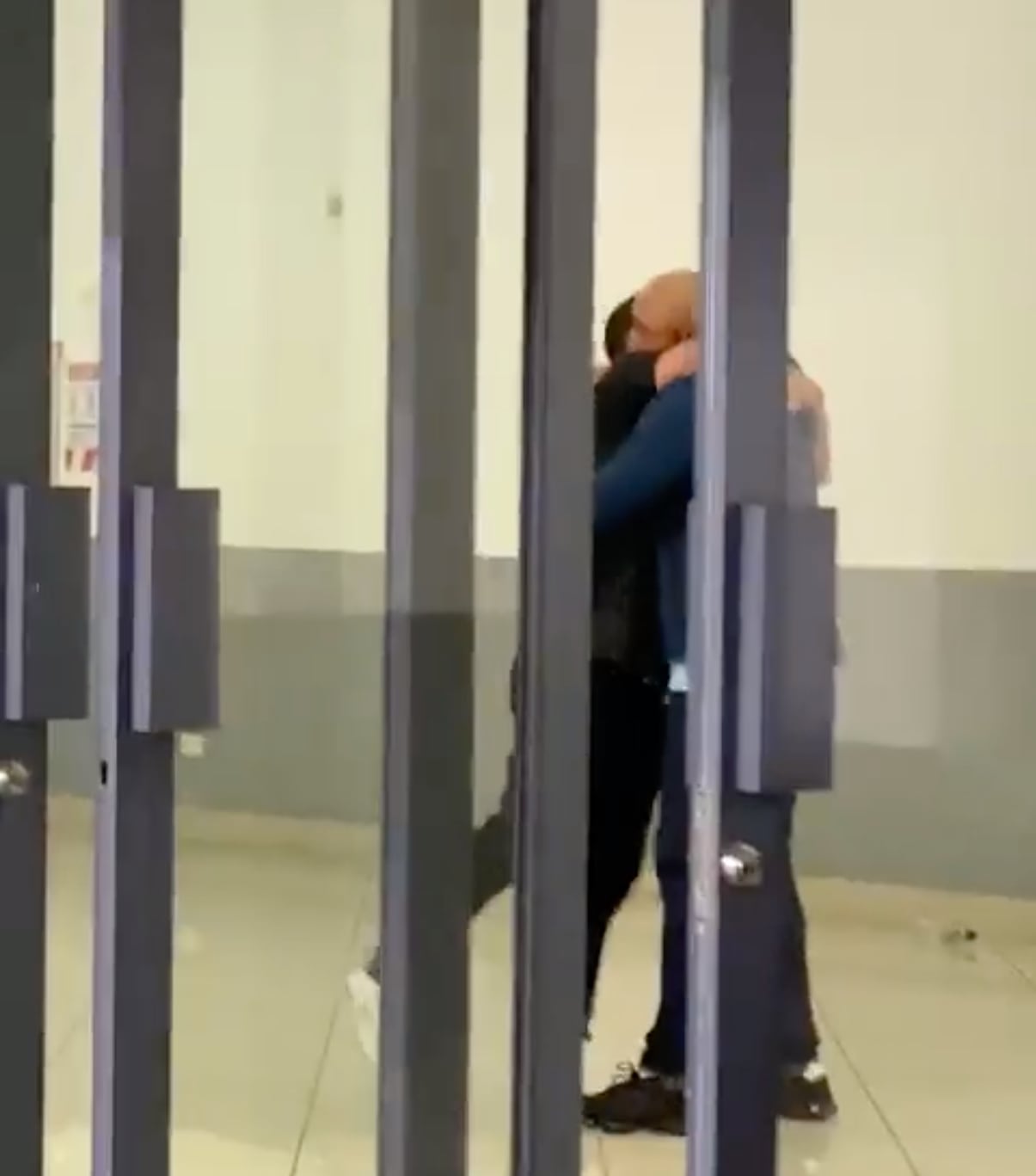 Géiner Segura y Mauricio Wright celebraron la clasificación del Cartaginés a la final de la primera fase del torneo. Captura de video .