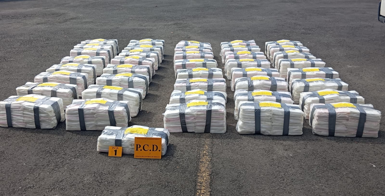 Los paquetes de droga iban ocultos entre una carga de yuca.