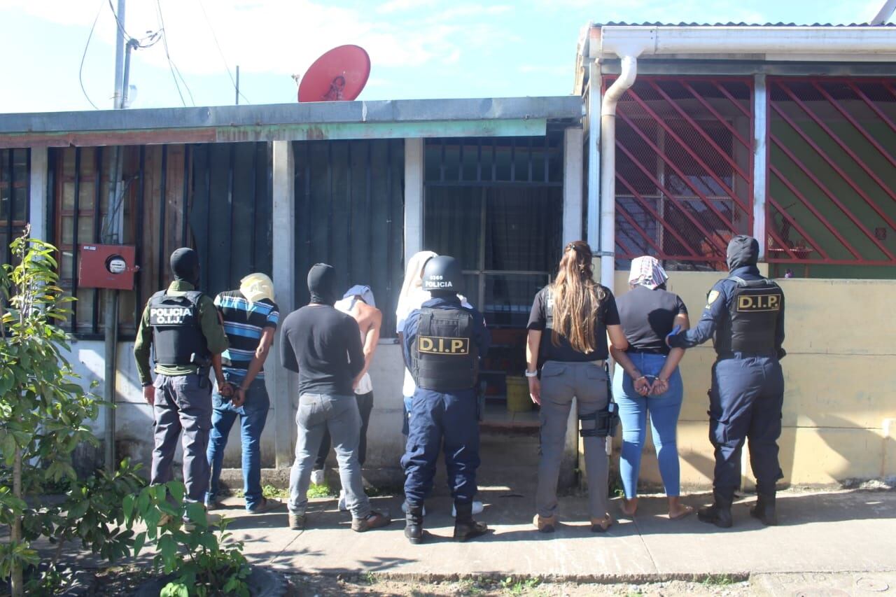 Operativo en Turrialba, decomiso de marihuana y crack. Prensa OIJ.