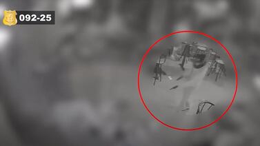 Aterrador video muestra como sicario persiguió a hombre hasta bar para ejecutarlo a balazos