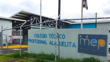 Funcionario denuncia que CTP de Alajuelita estaría cobrando matrícula a padres de familia