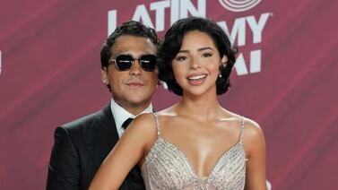 Ángela Aguilar recibe premio y usa discurso para defenderse por las críticas por su relación con Nodal