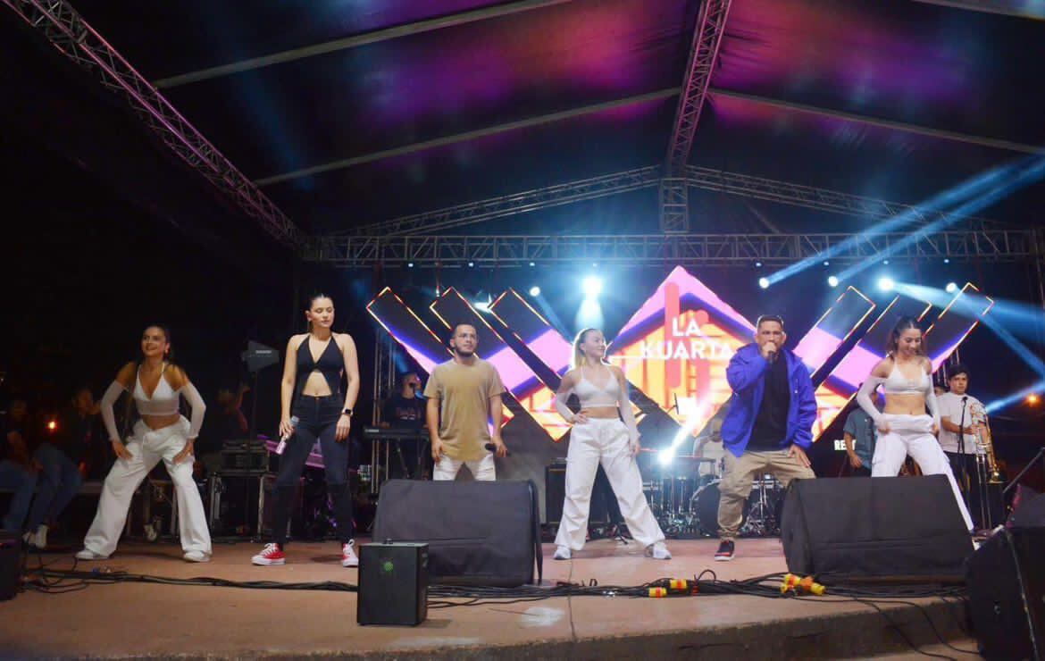 April Jiménez Herrera, presentadora de VM Latino y bailarina de Los Pirulos y La Kuarta