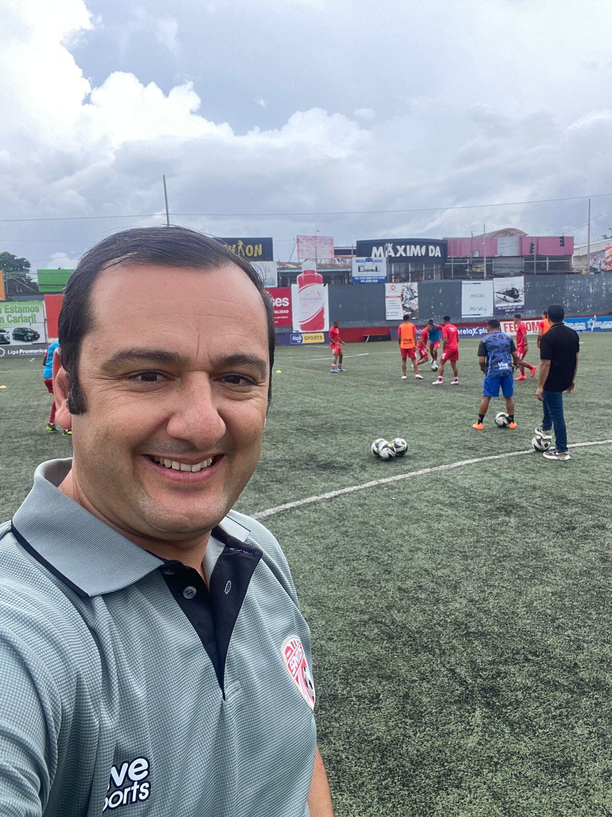 Nielsen Buján trabaja con Santos desde hace dos meses, en donde llegó con la misión de levantar al equipo en la parte anímica. Cortesía.