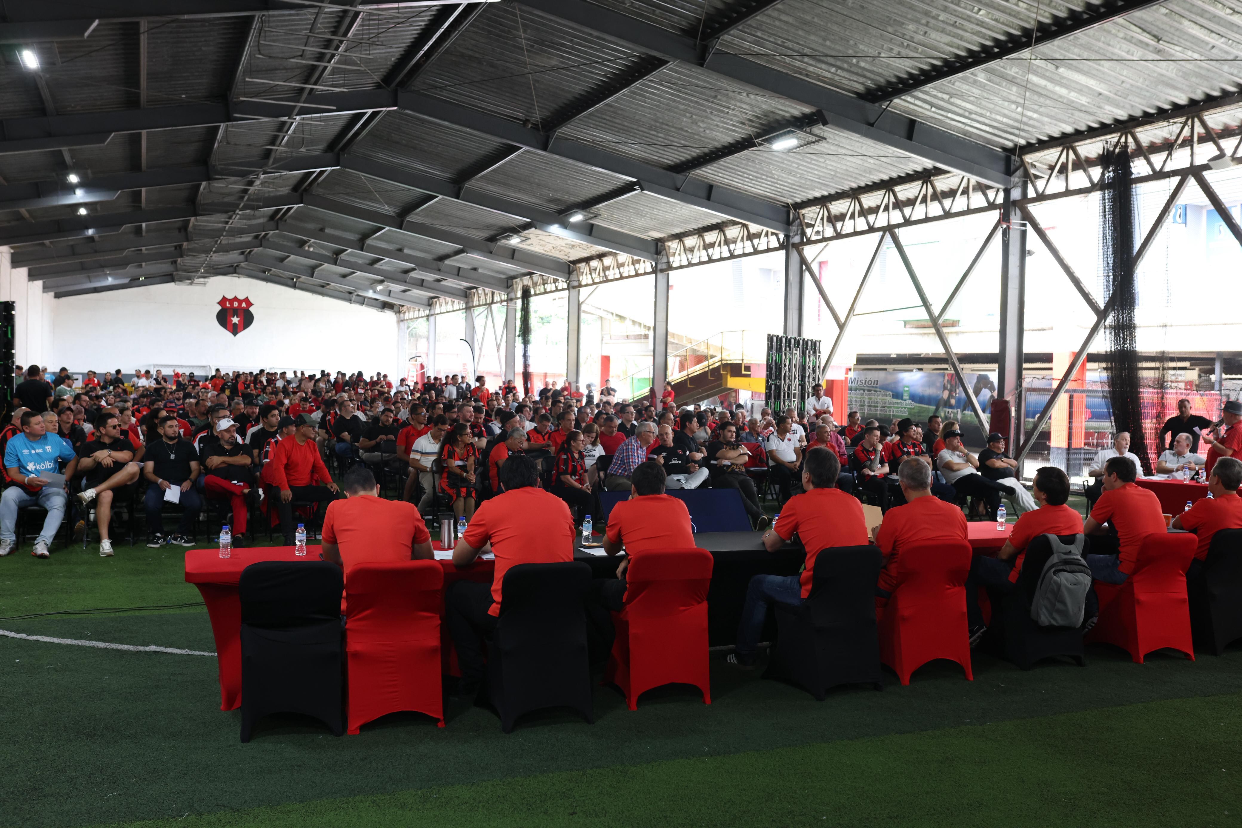 La Asamblea de Liga Deportiva Alajuelense fue muy concurrida.
