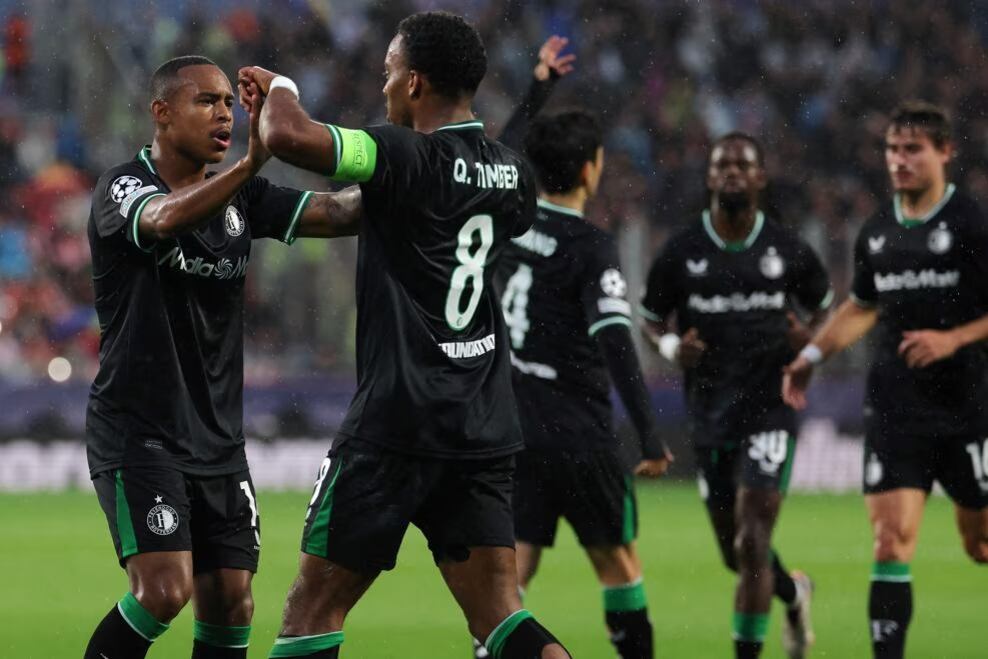 Feyenoord sufrió bastante para dejarse los primeros tres puntos en la Champions League. Foto: UEFA.