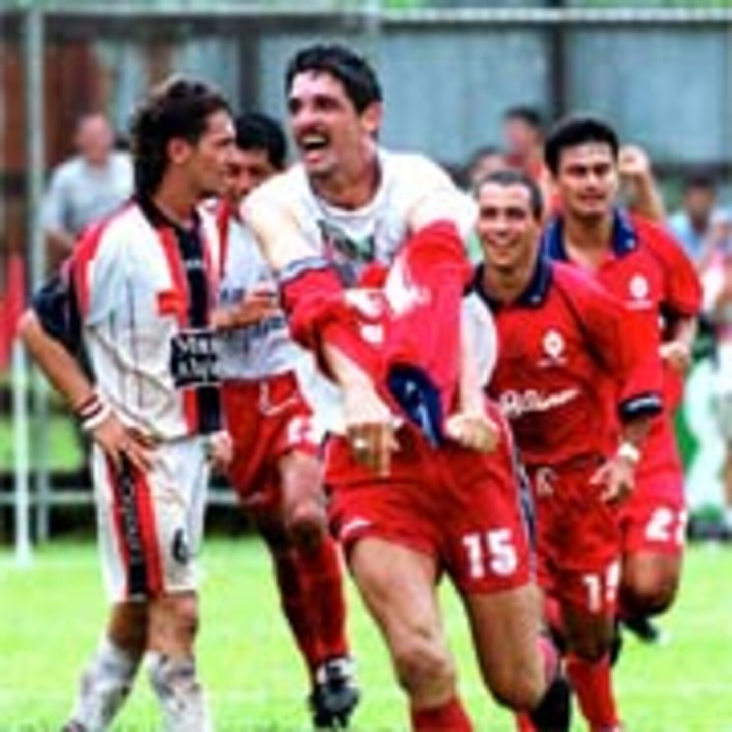 Gilberth Solano hizo feliz a todo el equipo de San Ramón gracias a un  premio | La Teja