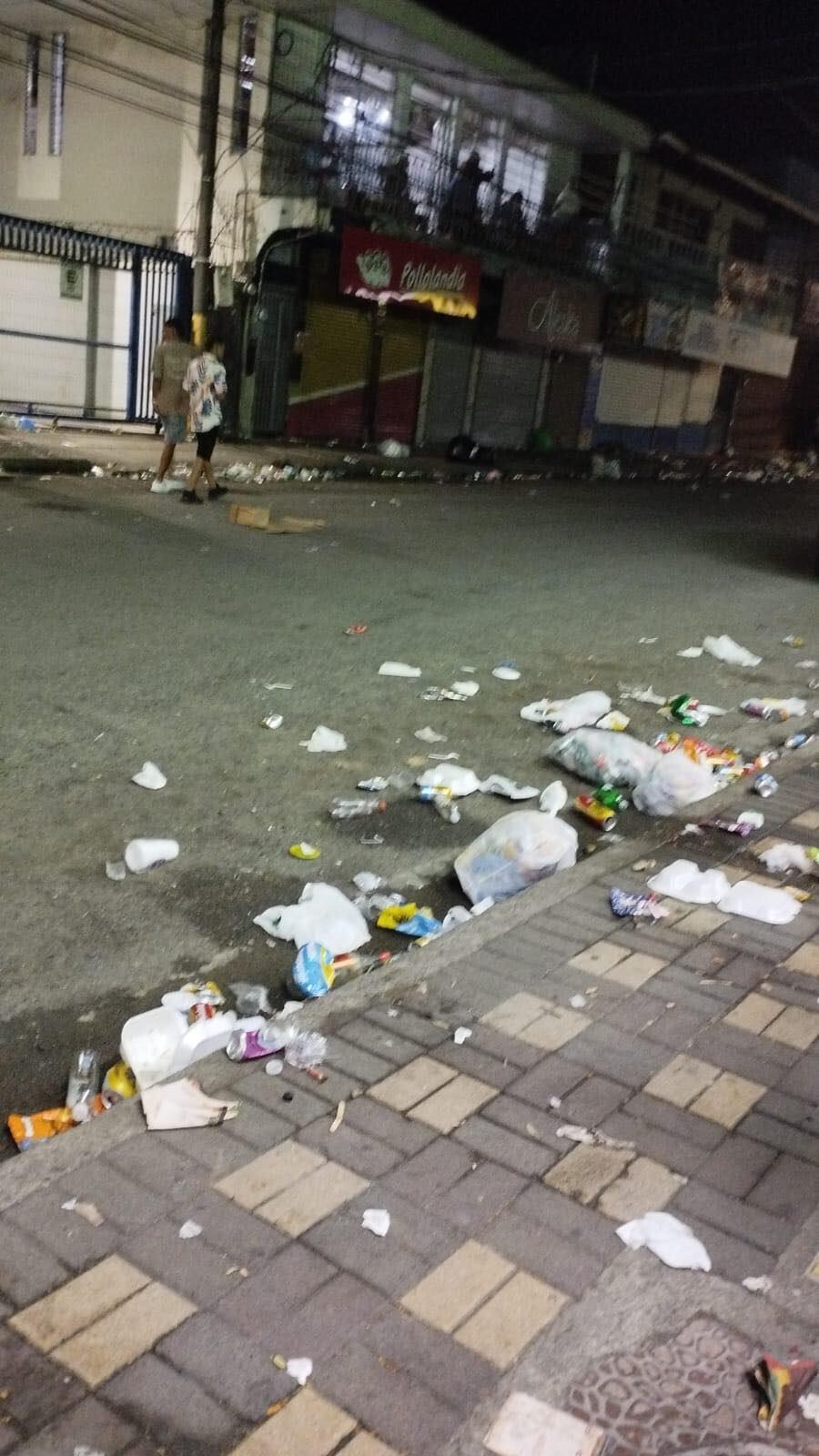 Así quedaron las calles tras el Grand Gala Parade 2025.