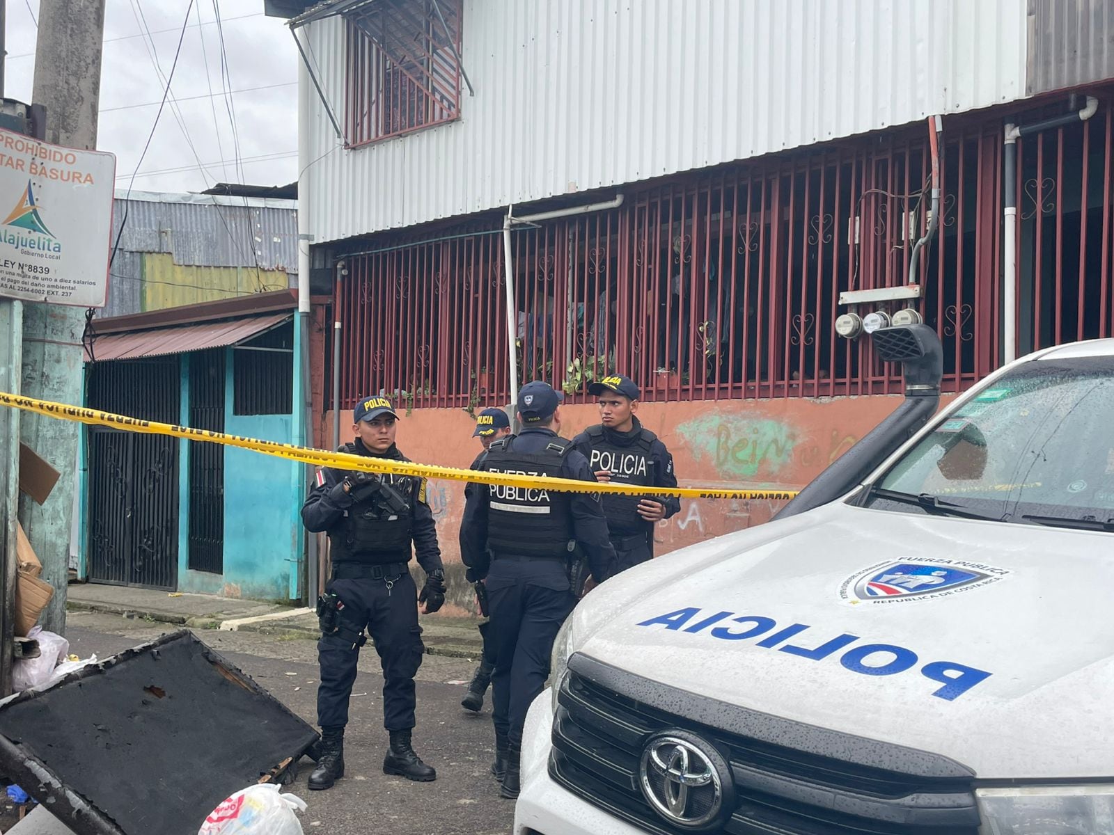 Joven de 14 años es asesinado en San Felipe de Alajuelita. Foto Silvia Coto exclusiva para La Teja.