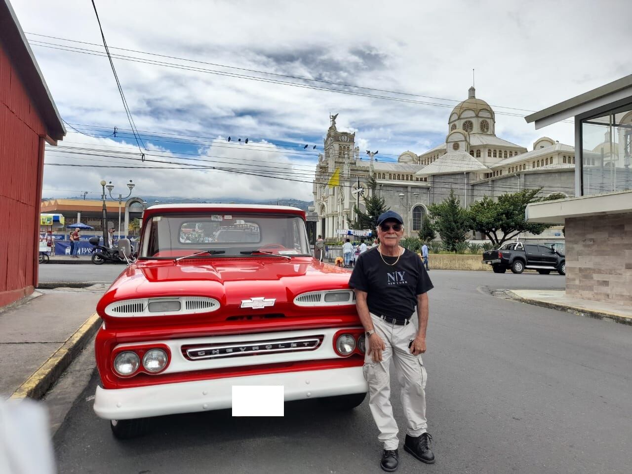 Chevrolet apache de 1960, propiedad de Rafael Aguilar. Cortesía.